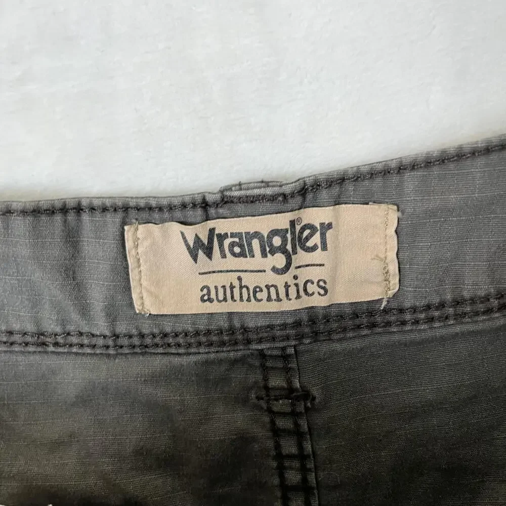 Wrangler Cargo Shorts Mens 44 Gray Ripstop Relaxed Fit 9 Inseam Stretch Utility